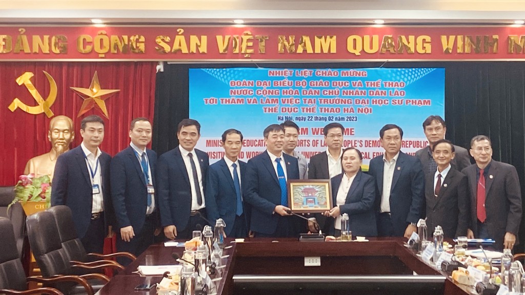 Bộ Giáo dục và Thể thao Lào thăm, làm việc tại trường Đại học Sư phạm TDTT Hà Nội