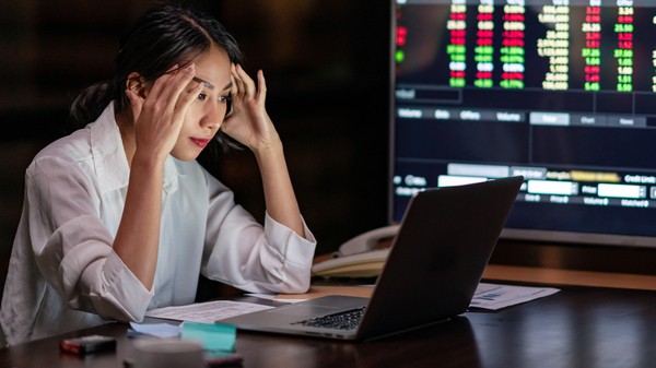 "Cuộc chiến" về đêm của những người trẻ "Cuộc chiến" về đêm của những người trẻ