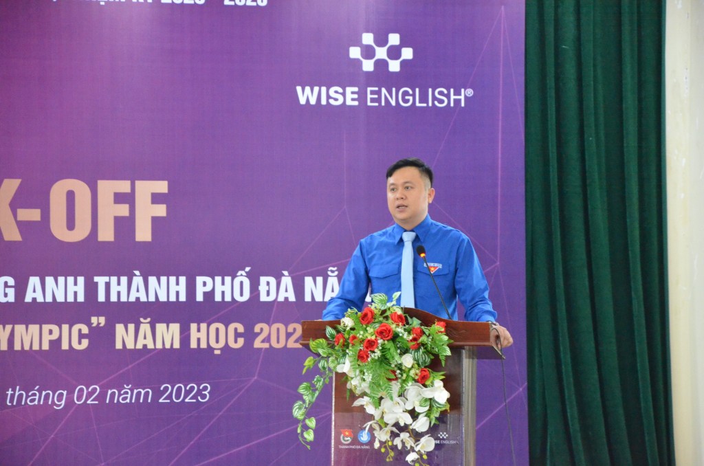 Anh Lê Công Hùng, Phó Bí thư Thành đoàn Đà Nẵng nhấn mạnh việc nâng cao năng lực tiếng Anh cho đối tượng thanh thiếu nhi hiện nay là nhu cầu cấp thiết (Ảnh Đ.Minh)