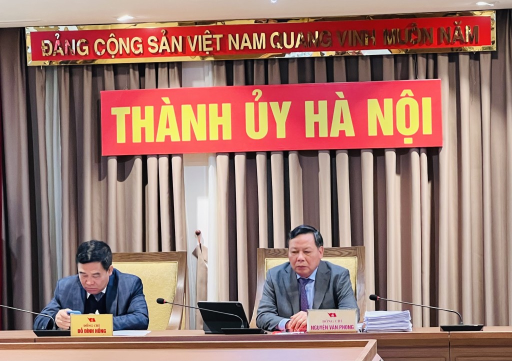 Đồng chí Nguyễn Văn Phong - Phó Bí thư Thành uỷ Hà Nội chủ trì tại điểm cầu Hà Nội
