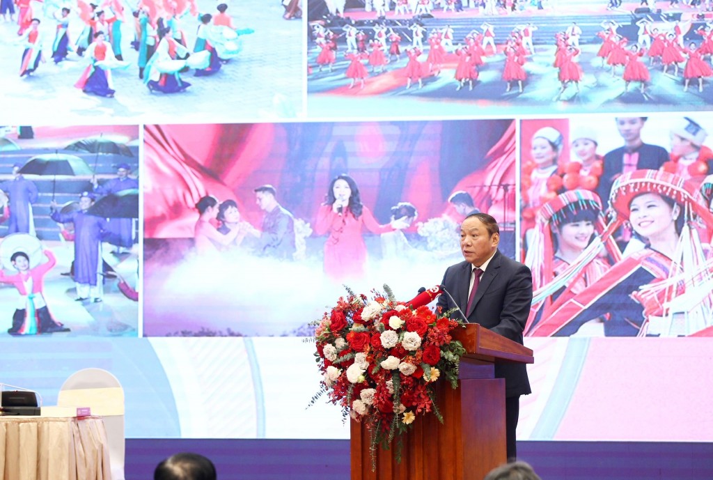 Bộ trưởng Bộ Văn hóa, Thể thao và Du lịch Nguyễn Văn Hùng phát biểu tại Hội thảo