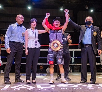 Nam vương Boxing Trương Đình Hoàng thượng đài tranh đai WBA Châu Á