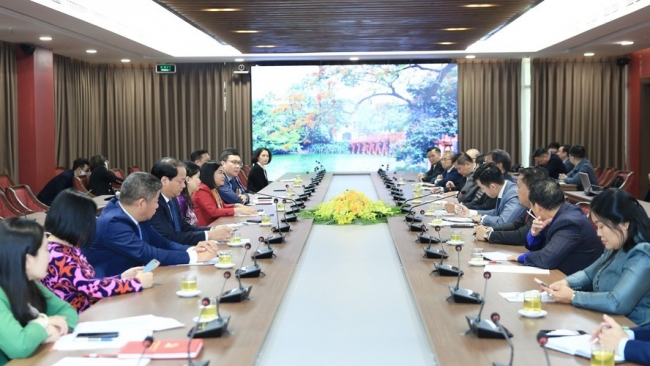 Lãnh đạo TP Hà Nội trao đổi kinh nghiệm về xây dựng hệ thống chính trị với Đoàn đại biểu Quốc hội Lào