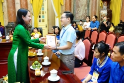 Hành trình “vượt vũ môn” của chàng sinh viên khuyết tật