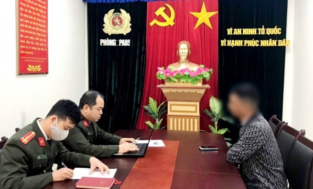 Anh P.V.C tại cơ quan Công an