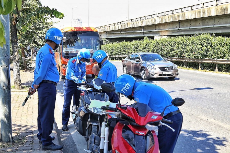 Thanh tra Sở Giao thông Vận tải Hà Nội tăng cường kiểm tra, xử lý xe khách vi phạm