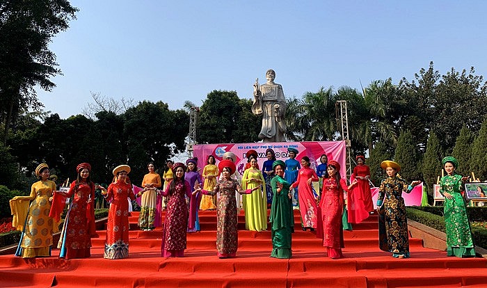 Festival Áo dài - Quê lụa xưa và nay của Hội Liên hiệp phụ nữ quận Hà Đông