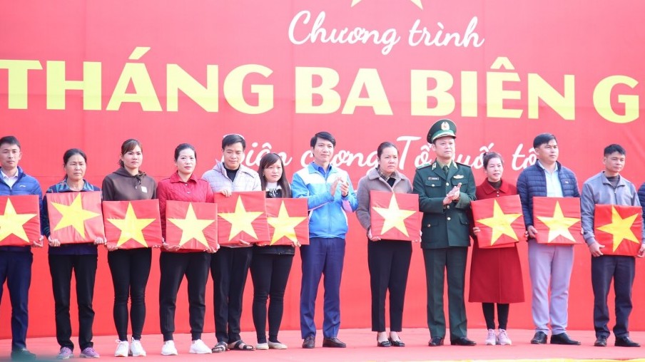 Tháng ba rộn ràng nơi “Biên cương Tổ quốc tôi”