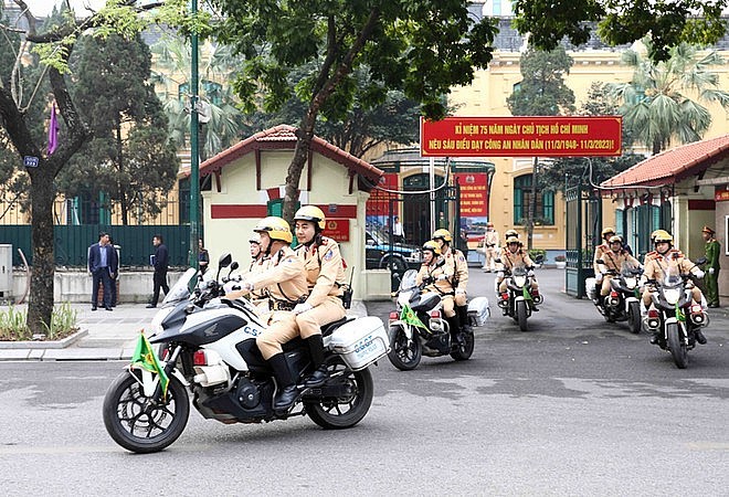 Phó Chủ tịch Thường trực UBND thành phố Hà Nội Lê Hồng Sơn phát biểu phát động ra quân.