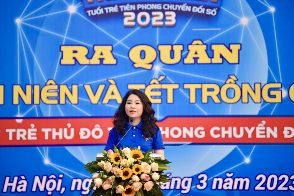 Đồng chí Chu Hồng Minh, UVBTV Trung ương Đoàn, Thành ủy viên, Bí thư Thành đoàn Hà Nội phát biểu tại buổi lễ ra quân