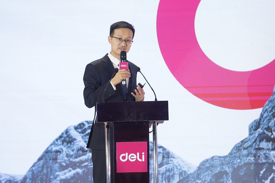 Ông Charlie Huang giới thiệu chiến lược toàn cầu hoá và bản địa hoá thương hiệu Deli
