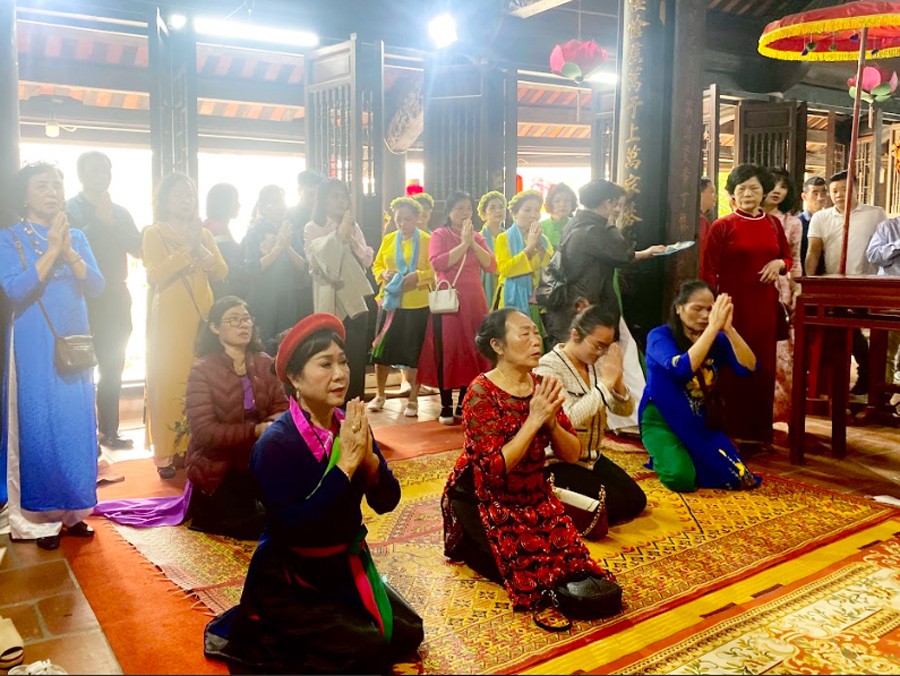 Lễ hội làng đầu năm là nét văn hóa truyền thống lâu đời (từ năm Minh Mạng thứ 12) của nhân dân phường Yên Hòa.