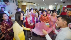TP Hồ Chí Minh: Nhiều nước cùng tìm giải pháp bảo tồn và phát triển áo dài Việt Nam