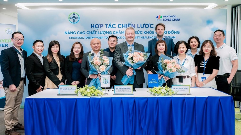 FPT Long Châu và Bayer Việt Nam ký hợp tác đồng hành vì sức khỏe cộng đồng