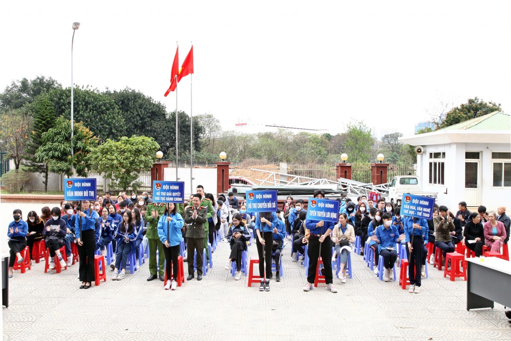 Quận đoàn Nam Từ Liêm ra quân các đội hình thanh niên tình nguyện