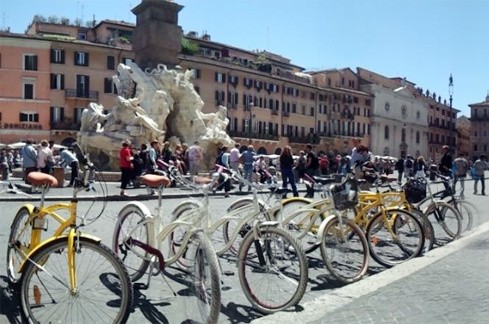 Ở Rome còn có những tour du lịch bằng xe đạp (Ảnh: Italycruiserbiketours)