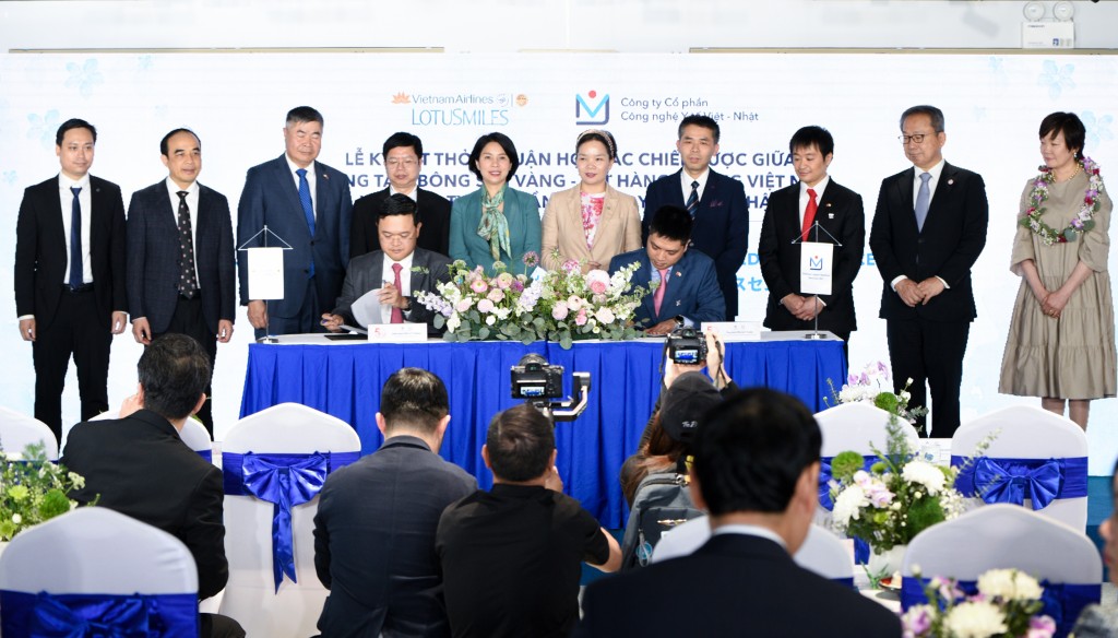 T-Matsuoka Medical Center ký kết cùng Vietnam Airlines