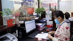 Thay đổi tư duy từ “làm hộ, làm thay" sang hỗ trợ, nâng cao kỹ năng số cho người dân