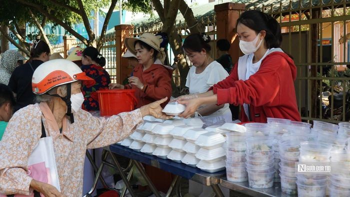 Độc đáo phiên chợ “mua hàng bằng lá” ở Đồng Nai