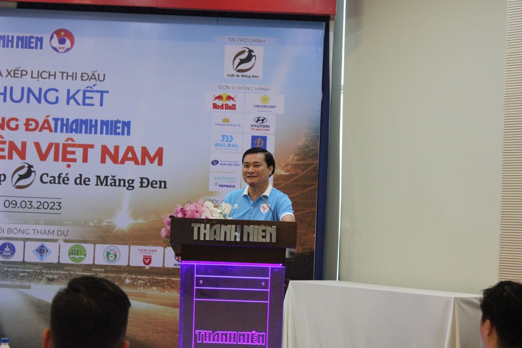 Đại diện Ban tổ chức, Nhà báo Nguyễn Ngọc Toàn, Tông biên tập báo Thanh Niên phát biểu tại buổi Lễ