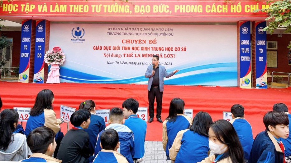 Bài 4: Không thể né tránh giáo dục giới tính cho học sinh trong trường học