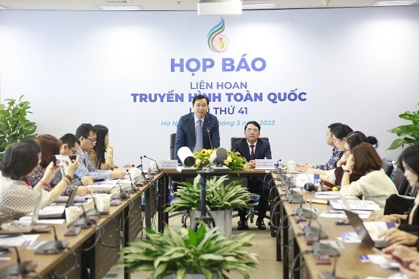 Ông Đỗ Thanh Hải - Phó tổng giám đốc Đài Truyền hình Việt Nam, Phó trưởng Ban tổ chức Liên hoan Truyền hình toàn quốc lần thứ 41 phát biểu tại họp báo