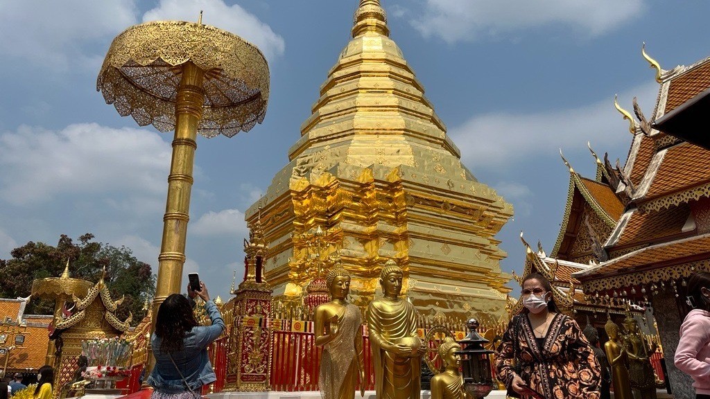 Bầu trời xám xịt ở điểm du lịch nổi tiếng Chiang Mai do ô nhiễm không khí nghiêm trọng (Ảnh của Yohei Muramatsu)