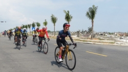 Nữ cua rơ Bùi Thị Phúc đạp xe 549km liên tục trong 24 giờ để gây quỹ từ thiện