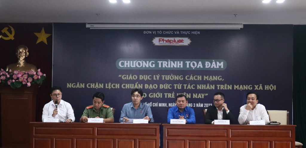 Các chuyên gia tham gia vào buổi tọa đàm
