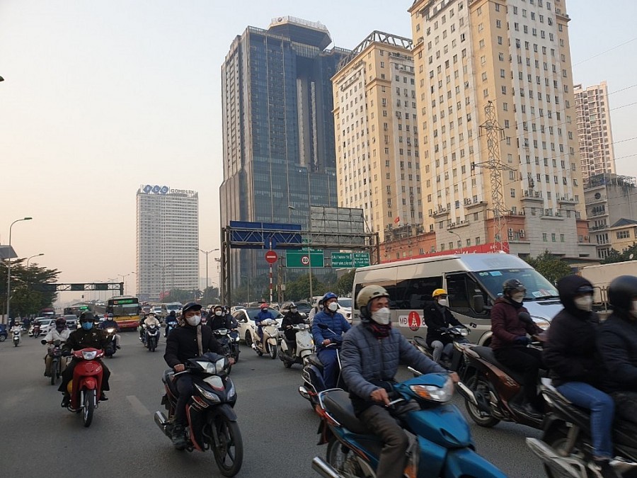 cấm các phương tiện từ đường Phạm Hùng hướng đi Mai Dịch rẽ trái tại nút giao để đi đường Nguyễn Hoàng