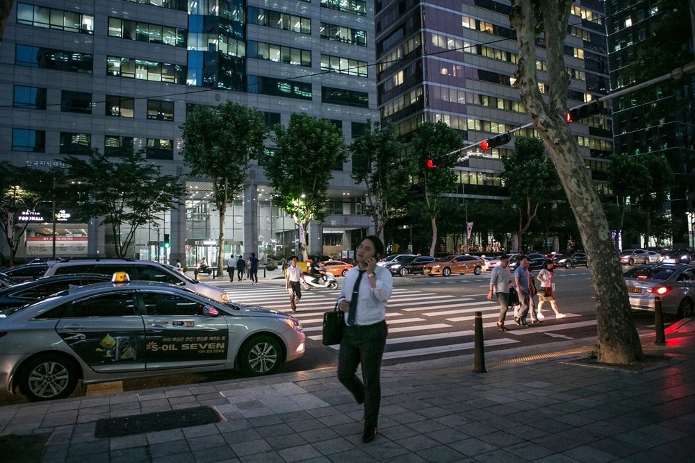 Nhiều người trẻ ở Hàn Quốc rời bỏ áp lực tại văn phòng để tìm công việc tự do (Ảnh: New York Times)
