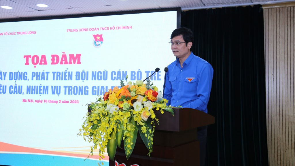 Bí thư thứ nhất Trung ương Đoàn Bùi Quang Huy phát biểu tại tọa đàm 