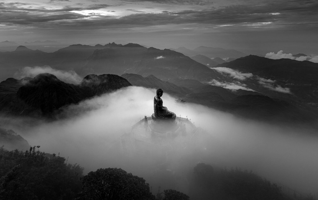 Đỉnh thiêng Fansipan - nguồn cảm hứng cho hàng loạt bức ảnh dự thi quốc tế
