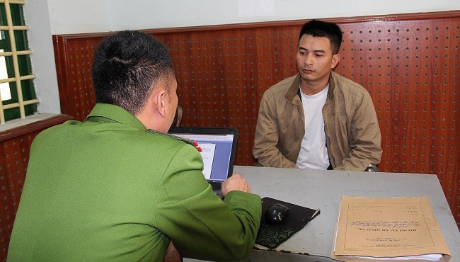 Nghệ An: Bắt 5 đối tượng mua bán, tàng trữ 389 viên hồng phiến
