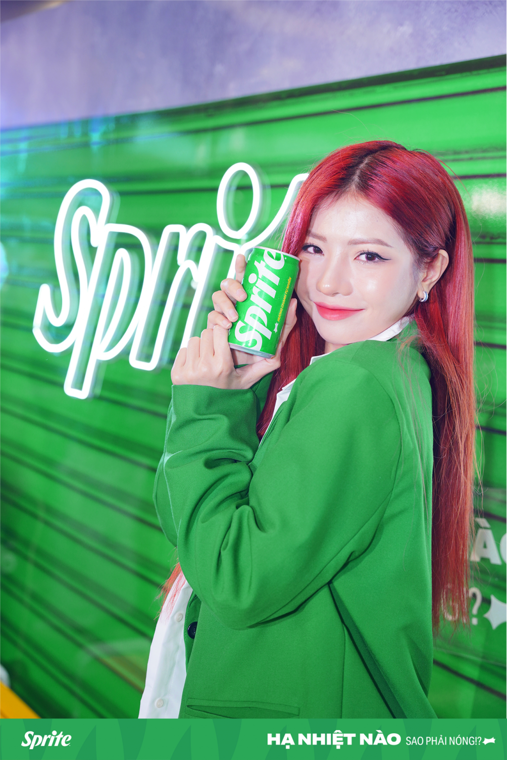 CiiN Bùi Thảo Ly tươi tắn bên lon Sprite mới 