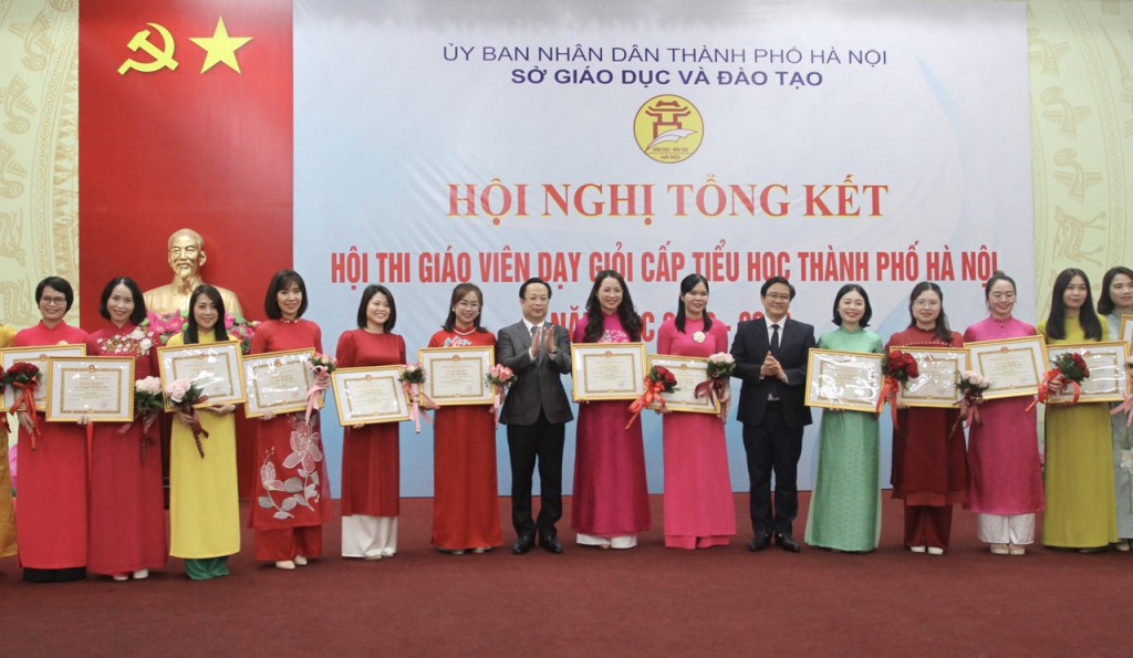 Hà Nội: Khen thưởng 150 giáo viên dạy giỏi cấp tiểu học