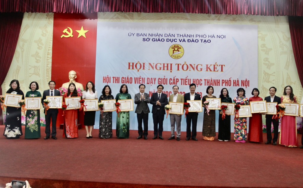 Hà Nội: Khen thưởng 150 giáo viên dạy giỏi cấp tiểu học