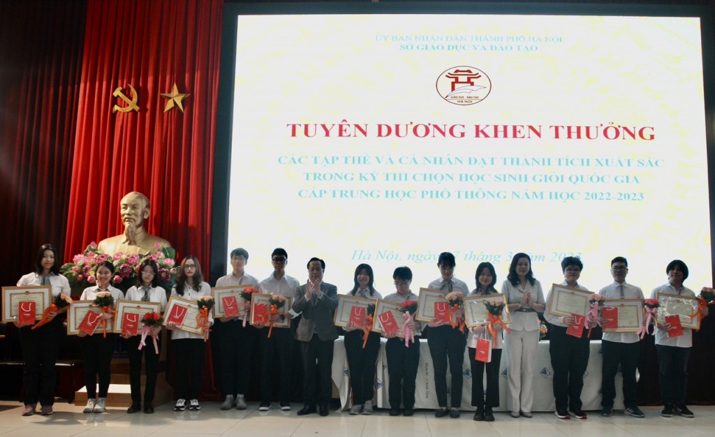 Hà Nội tuyên dương học sinh giỏi quốc gia năm học 2022 - 2023