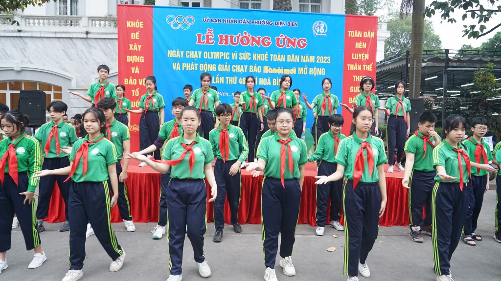 Phường Điện Biên (Ba Đình) hưởng ứng Ngày chạy Olympic vì sức khỏe toàn dân