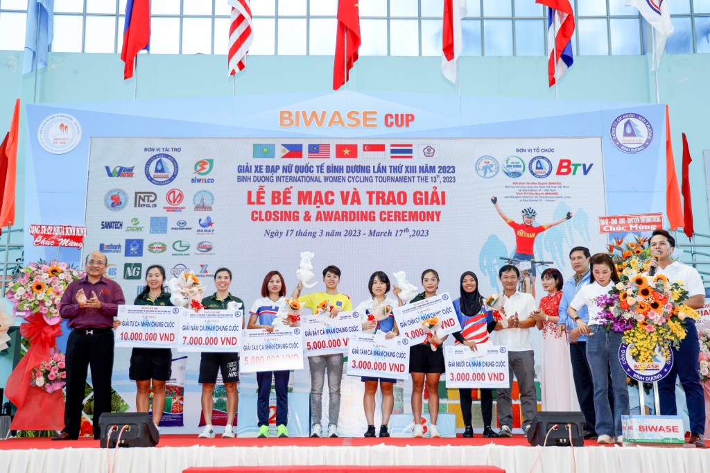 Bế mạc Giải đua xe đạp nữ quốc tế Bình Dương - Cúp Biwase lần thứ 13 năm 2023