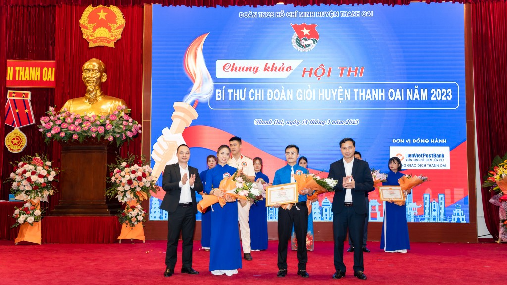 Giải Nhì thuộc về đồng chí Trần Danh Toản (Bí thư Chi đoàn trường TH & THCS Newton 5) và Nguyễn Thanh Hải (Bí thư Chi đoàn trường THCS Thanh Mai - xã Thanh Mai)