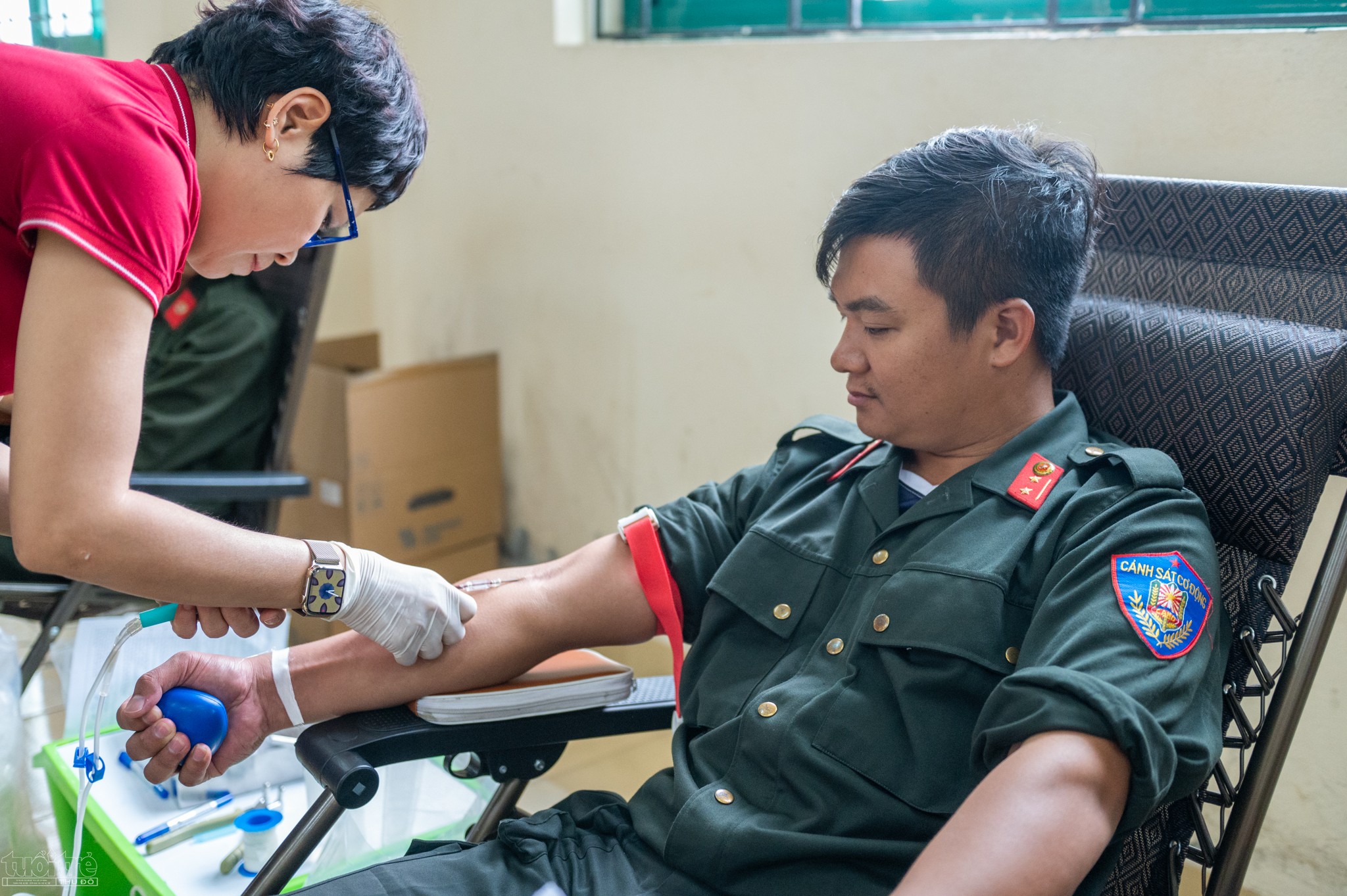 Đoàn viên, thanh niên Trung đoàn Cảnh sát cơ động Đông Bắc ra quân hiến máu tình nguyện