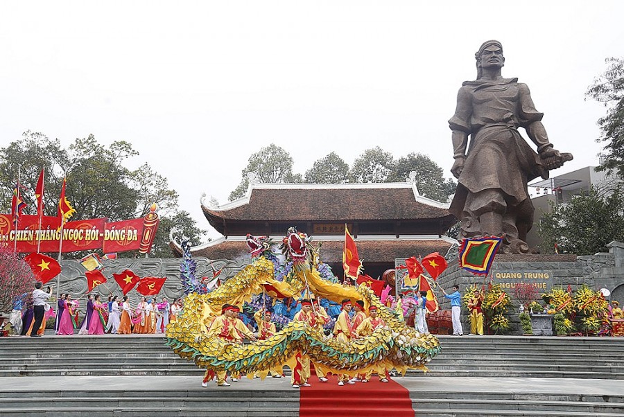 Hà Nội nổi bật với nhiều di tích lịch sử văn hóa vật thể và phi vật thể tạo nên nét riêng của đất kinh kỳ