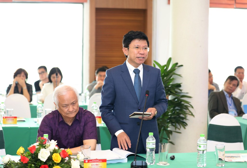 GS, TS Hoàng Anh Tuấn phát biểu tại Hội thảo