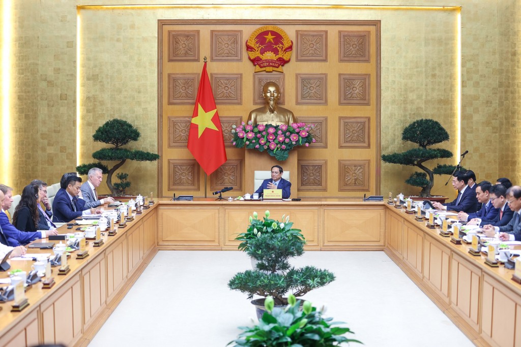 Thủ tướng đề nghị các doanh nghiệp Hoa Kỳ tiếp tục đóng góp ý kiến, kiến nghị chính sách cho Việt Nam trong công tác rà soát, tiếp tục hoàn thiện khuôn khổ pháp luật, thể chế kinh tế - Ảnh: VGP/Nhật Bắc