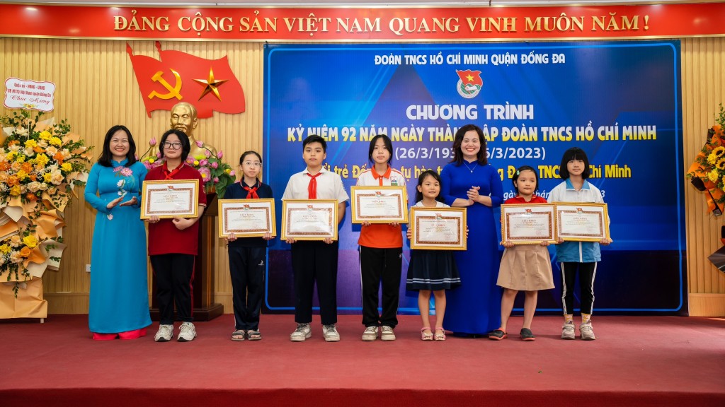Cuộc thi vẽ tranh chào mừng kỷ niệm 92 năm ngày thành lập Đoàn TNCS Hồ Chí Minh đã tìm ra các tác giả đoạt giải gồm 1 giải Đặc biệt, 1 giải Nhất, 3 giải Nhì và 5 giải Ba