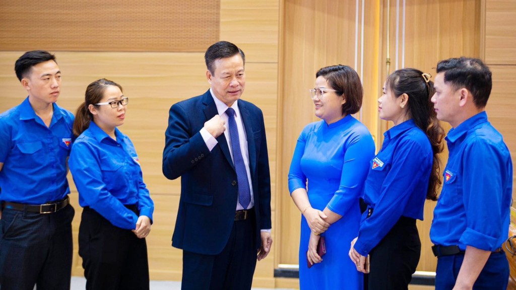 Chủ tịch UBND tỉnh Hà Giang đối thoại với đoàn viên, thanh niên Chủ tịch UBND tỉnh Hà Giang đối thoại với đoàn viên, thanh niên