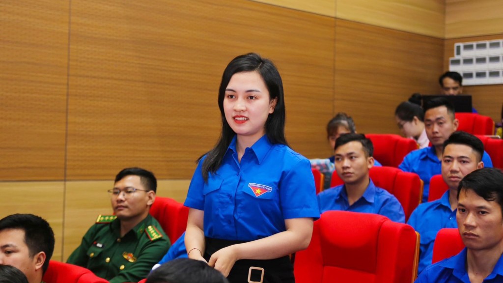 Chủ tịch UBND tỉnh Hà Giang đối thoại với đoàn viên, thanh niên Chủ tịch UBND tỉnh Hà Giang đối thoại với đoàn viên, thanh niên