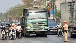 Hà Nội: Xử lý trên 1.730 trường hợp xe quá khổ, quá tải, cơi nới thành thùng