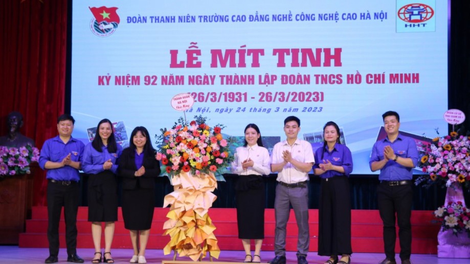 Tuổi trẻ HHT mừng sinh nhật Đoàn